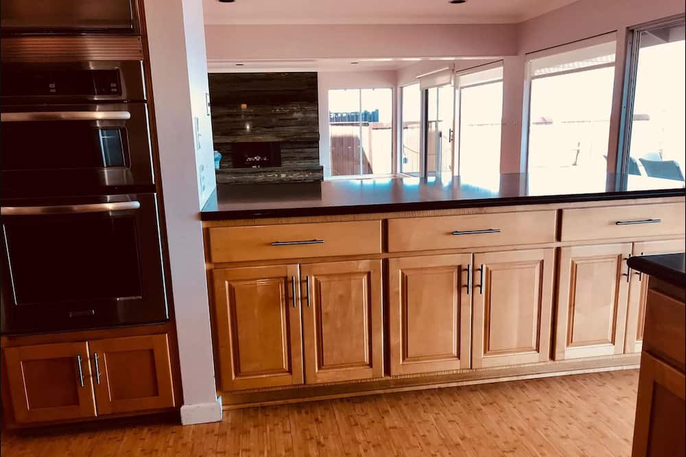 Photo of Kitchen in Coastal San Pedro