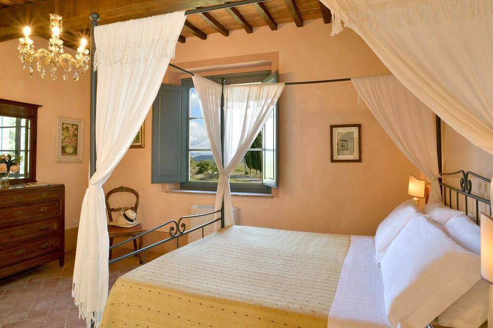 Photo of Bedroom in Bibbona