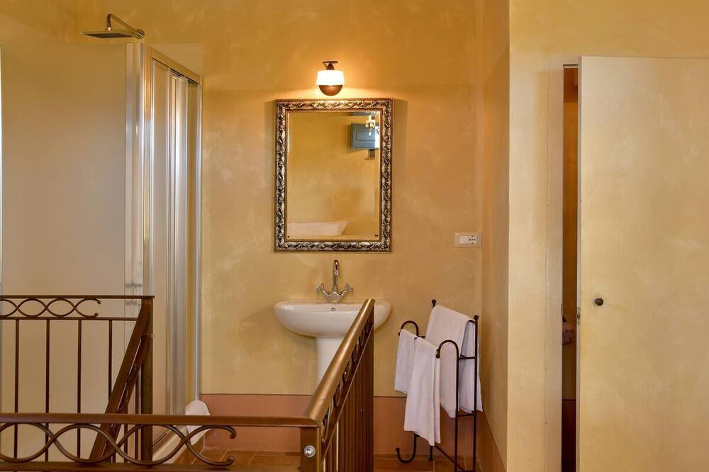 Photo of Bathroom in Bibbona