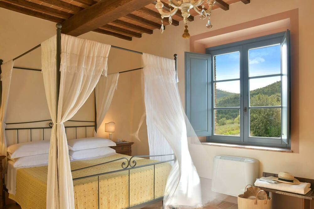 Photo of Bedroom in Bibbona