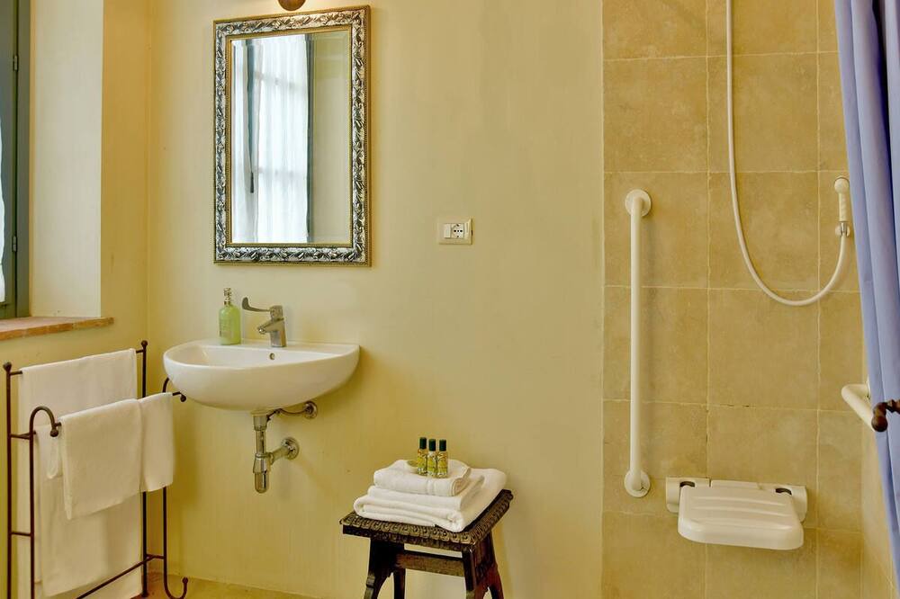 Photo of Bathroom in Bibbona
