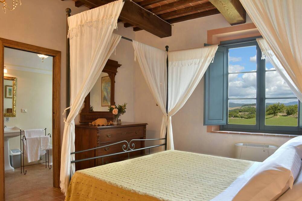 Photo of Bedroom in Bibbona