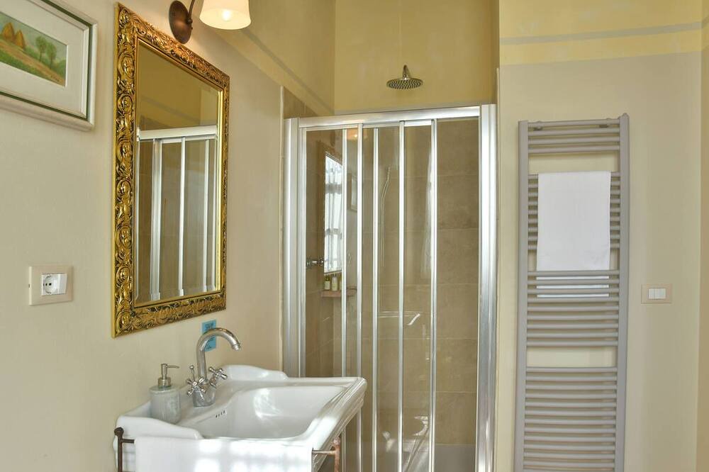 Photo of Bathroom in Bibbona