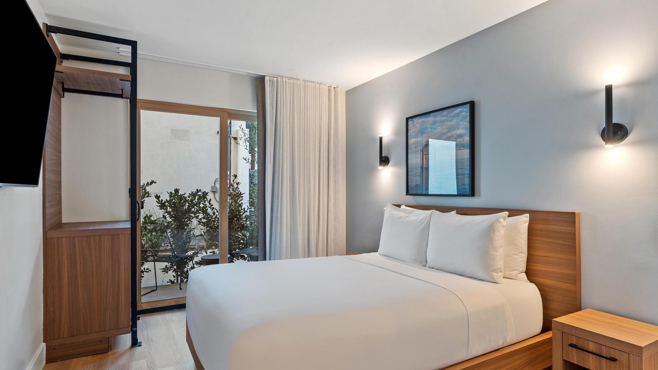 Photo of Bedroom in Inglewood