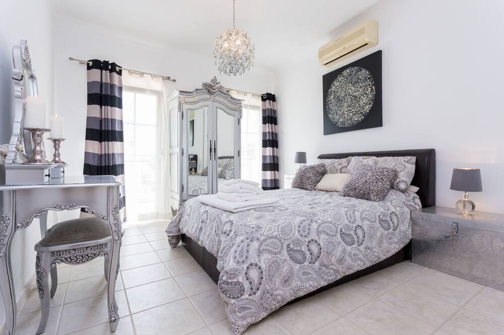 Photo of Bedroom in Budens