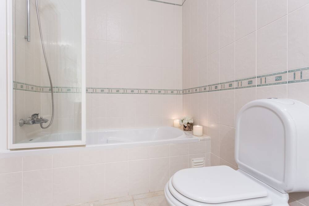 Photo of Bathroom in Budens
