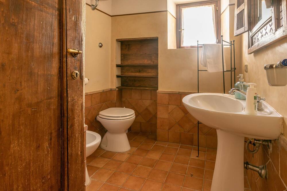 Photo of Bathroom in Pescia Fiorentina