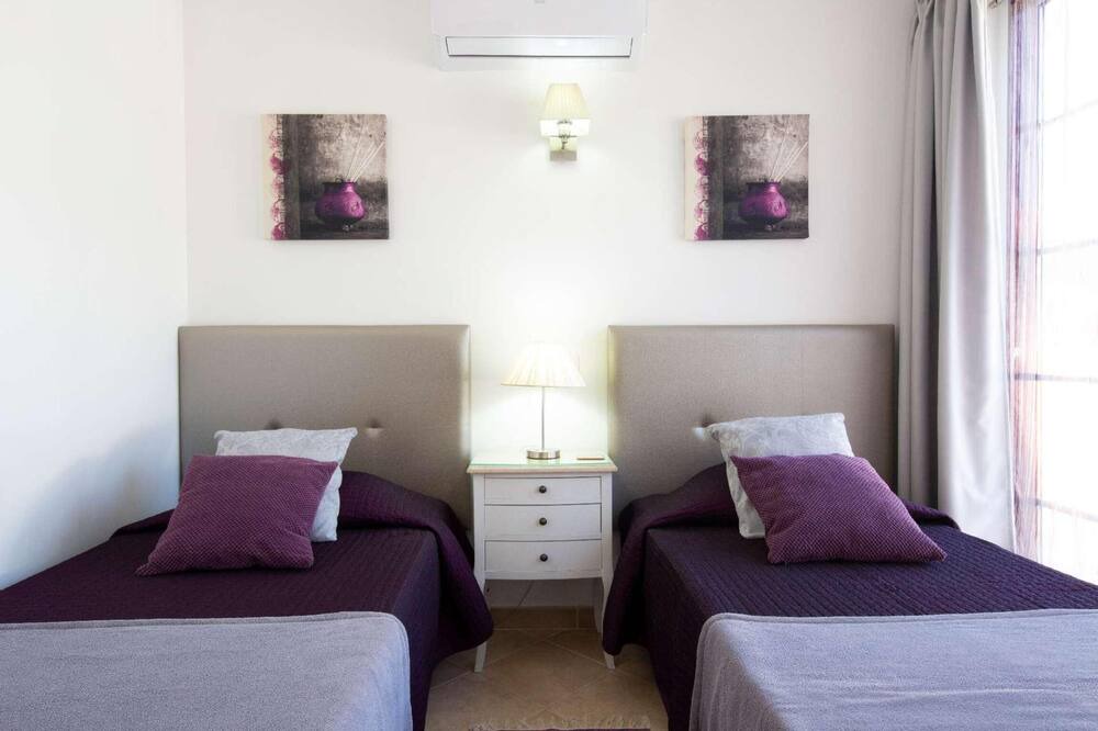 Photo of Bedroom in Correeira