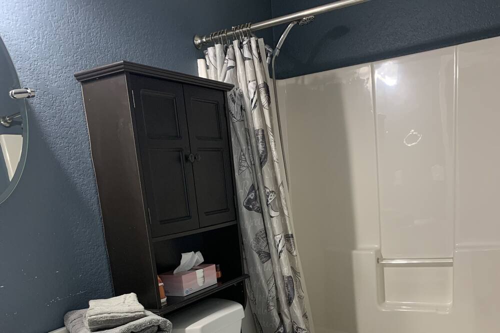 Photo of Bathroom in Geiger Key