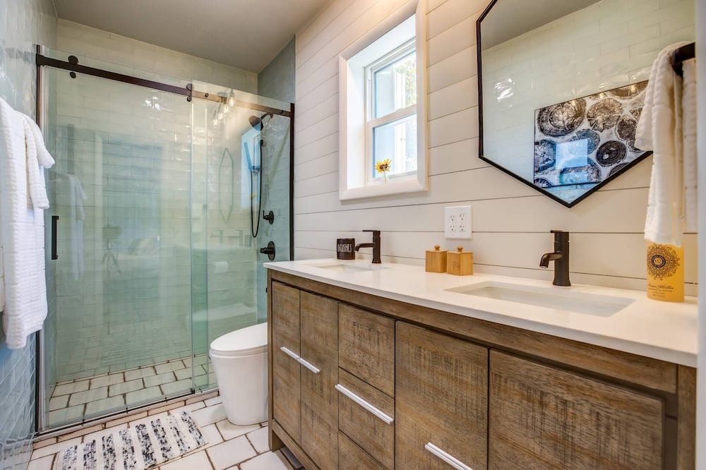 Photo of Bathroom in Big Coppitt Key