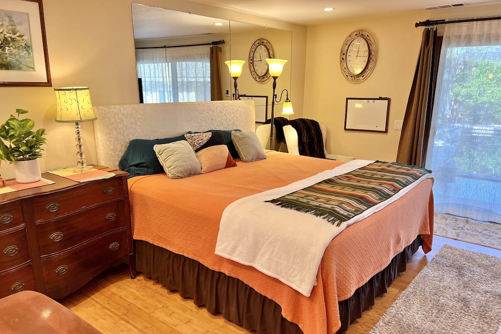 Photo of Bedroom in Lakewood Village