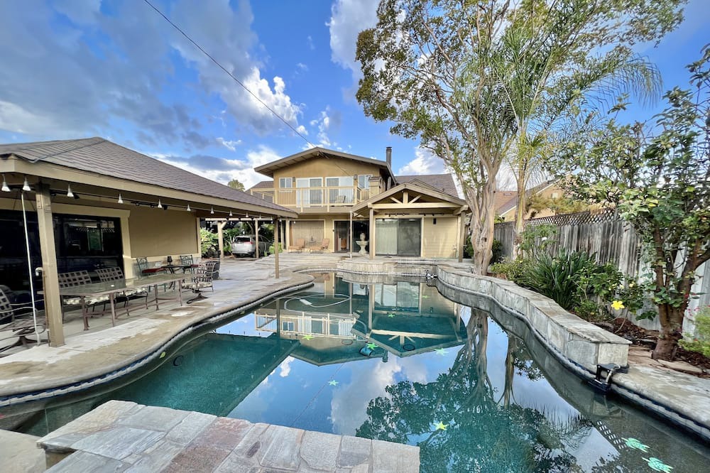 Photo of Outdoor in Lakewood Village