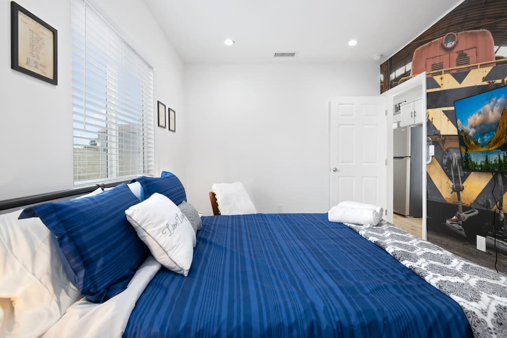 Photo of Bedroom in Westmont