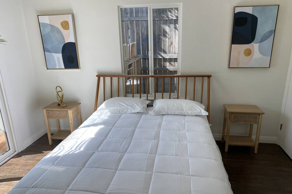 Photo of Bedroom in Beverly Grove