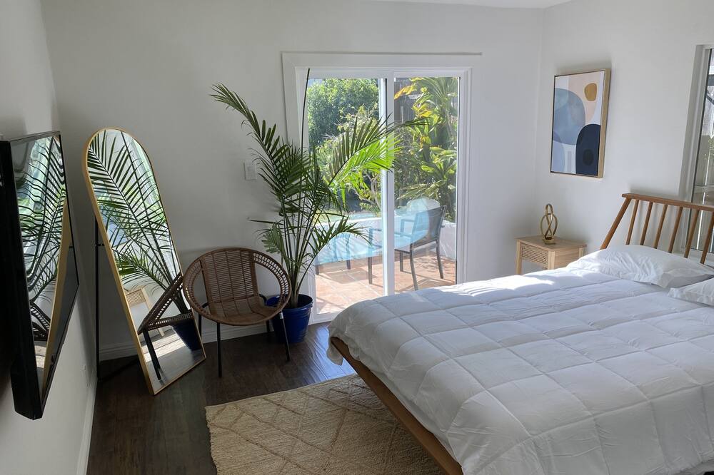 Photo of Bedroom in Beverly Grove
