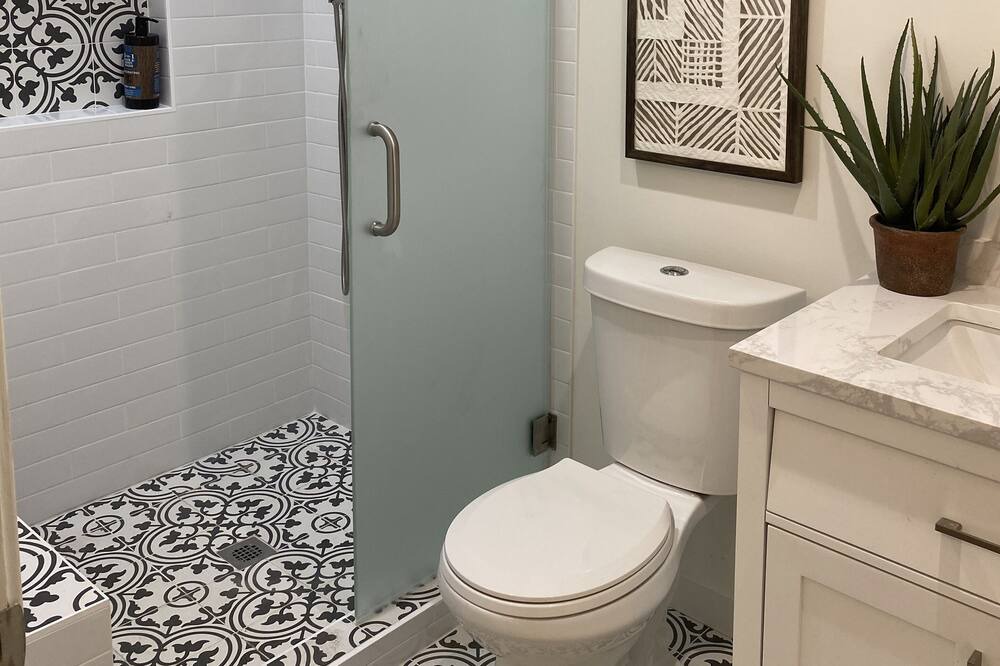 Photo of Bathroom in Beverly Grove