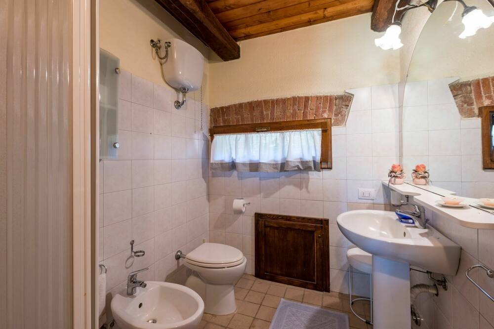 Photo of Bathroom in Campagnatico