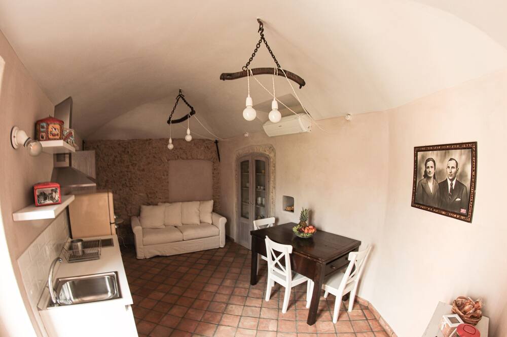 Photo of Bedroom in Boragni
