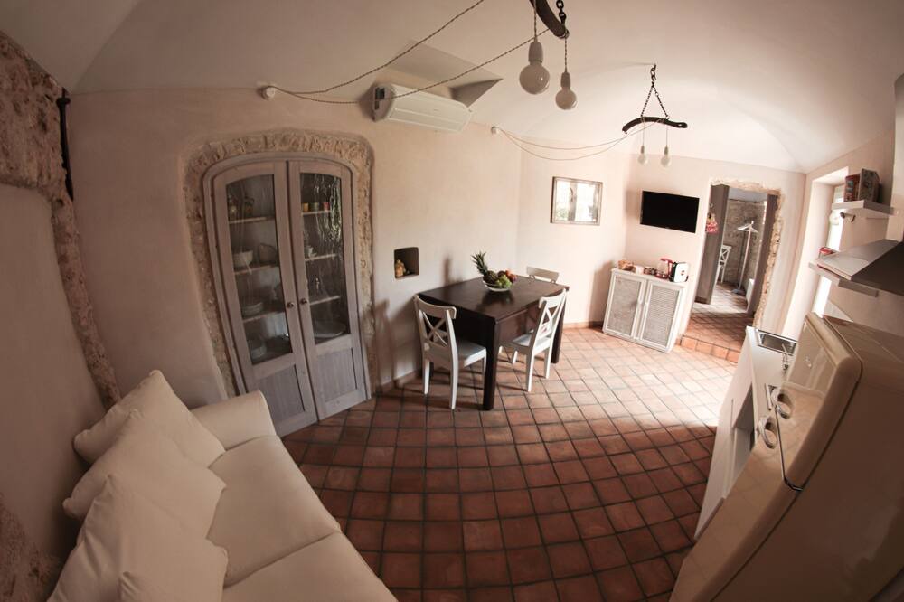 Photo of Livingroom in Boragni