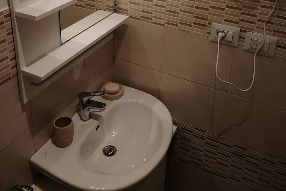 Photo of Bathroom in Quartiere XXII Collatino
