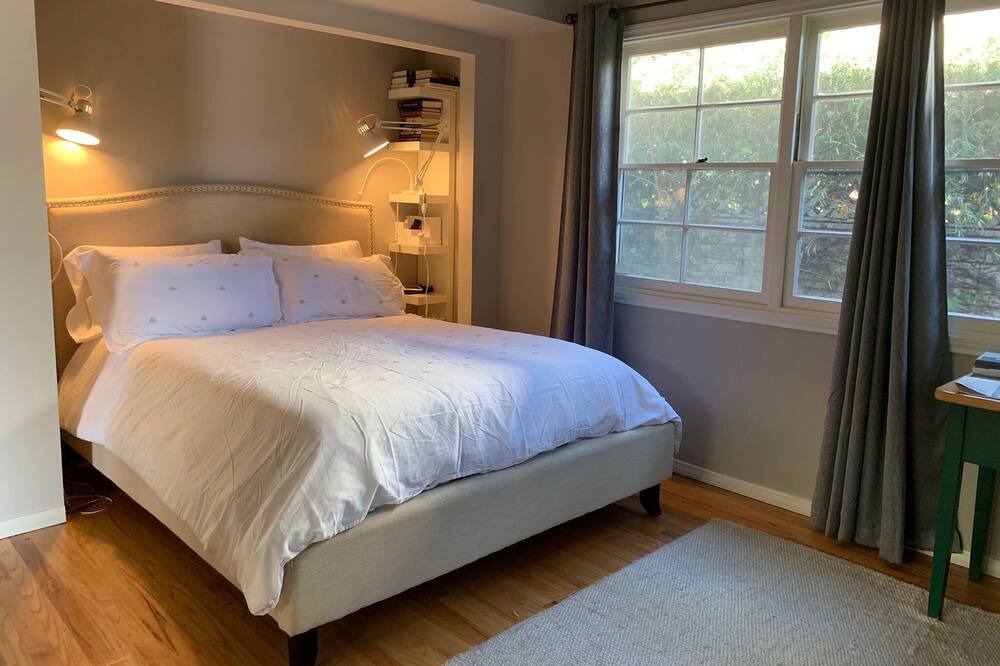 Photo of Bedroom in West Los Angeles