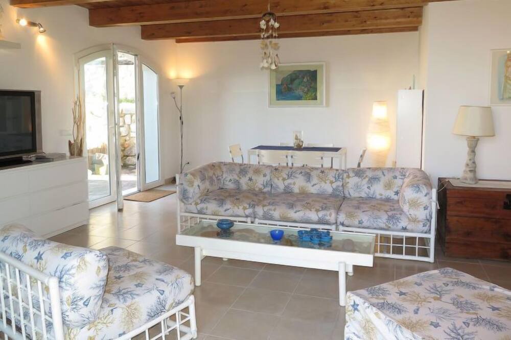 Photo of Livingroom in Patresi