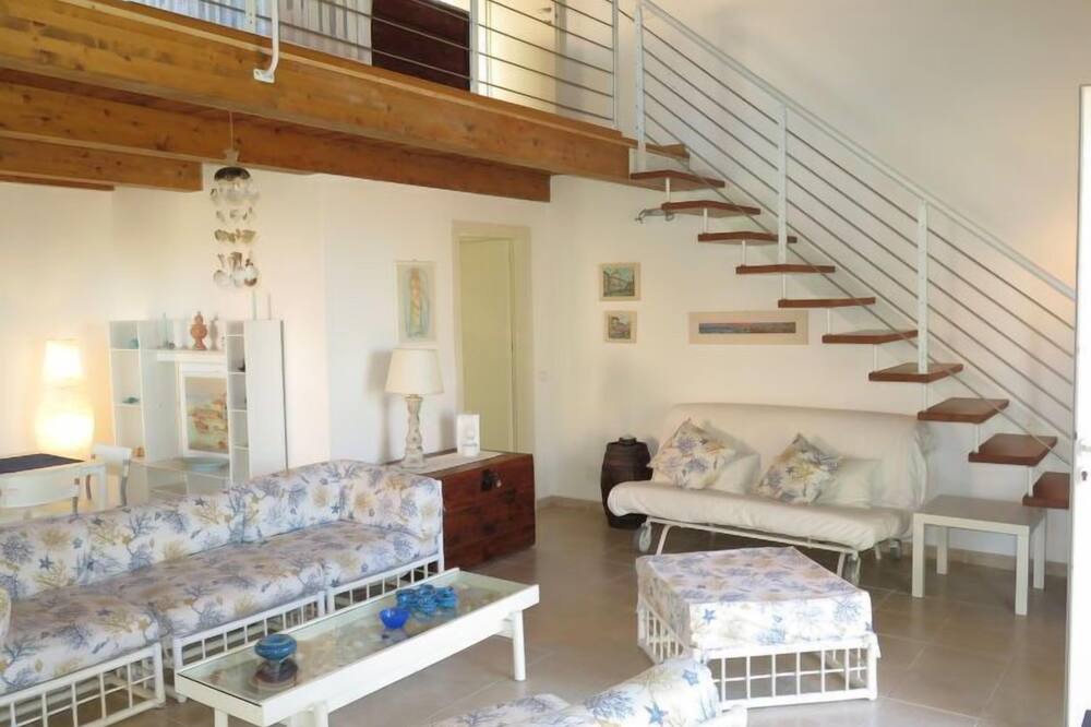 Photo of Livingroom in Patresi