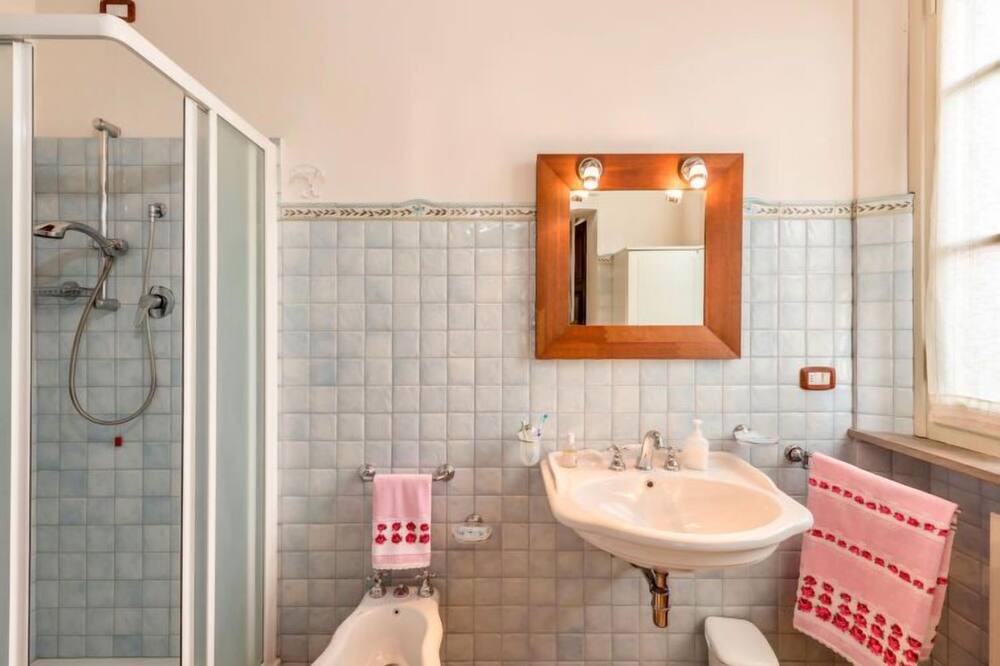 Photo of Bathroom in Popoltaio-Schiacciato