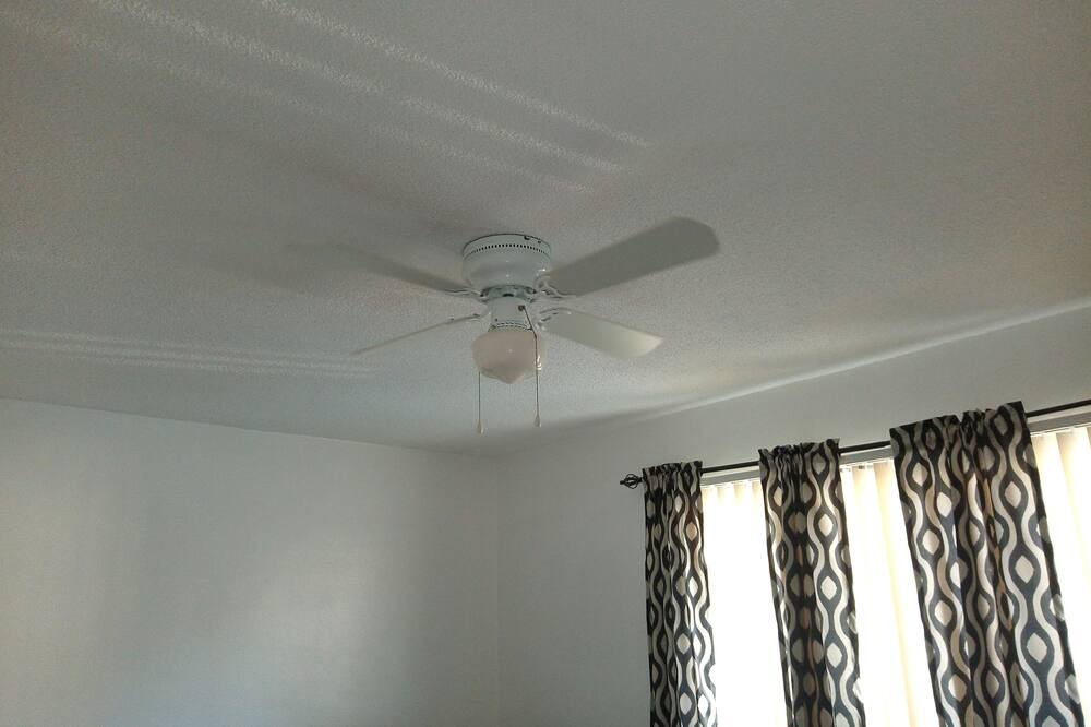 Photo of Bedroom in Lawndale