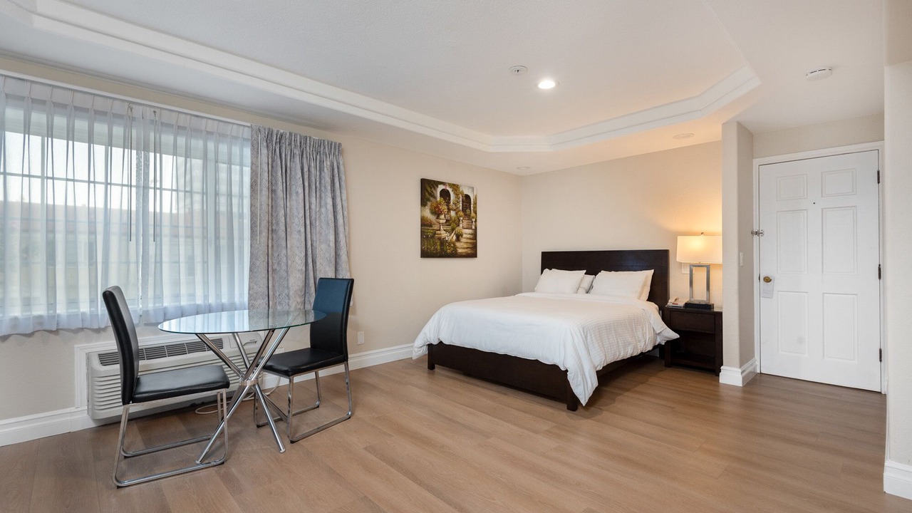 Photo of Bedroom in Carthay Circle