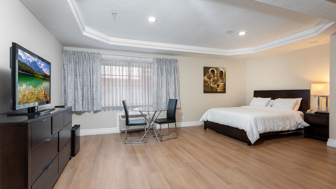 Photo of Bedroom in Carthay Circle