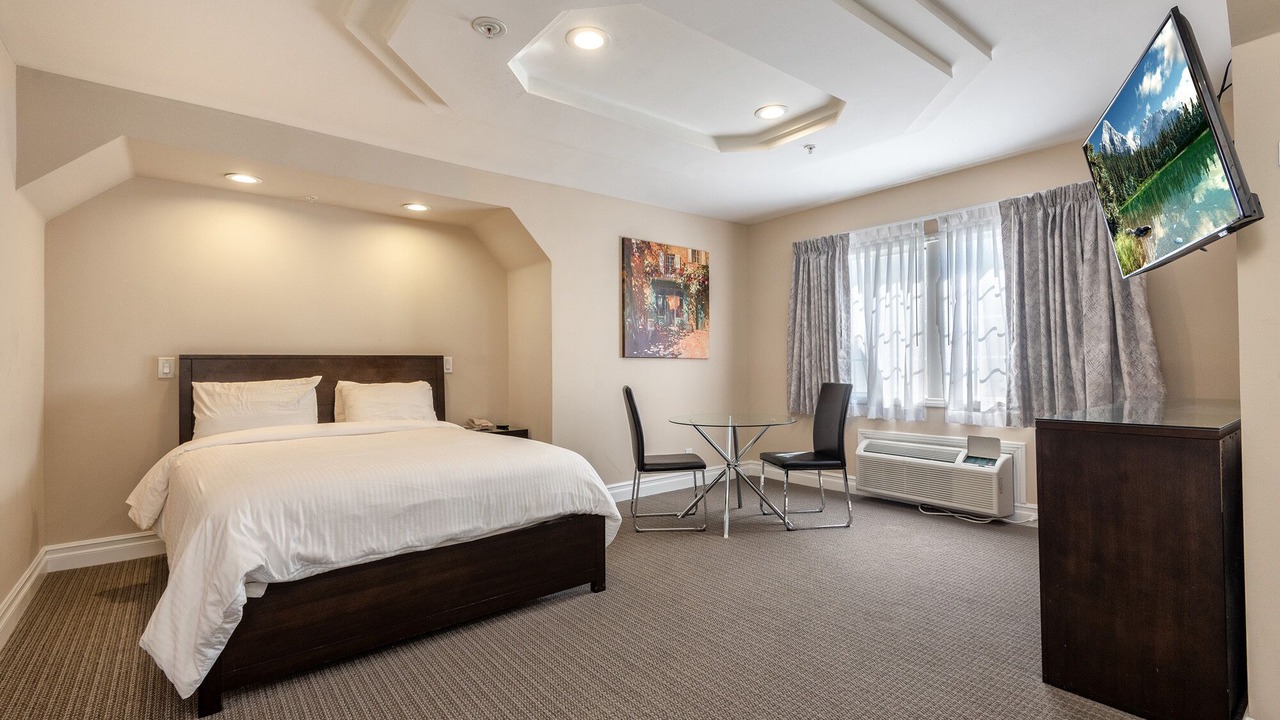 Photo of Bedroom in Carthay Circle
