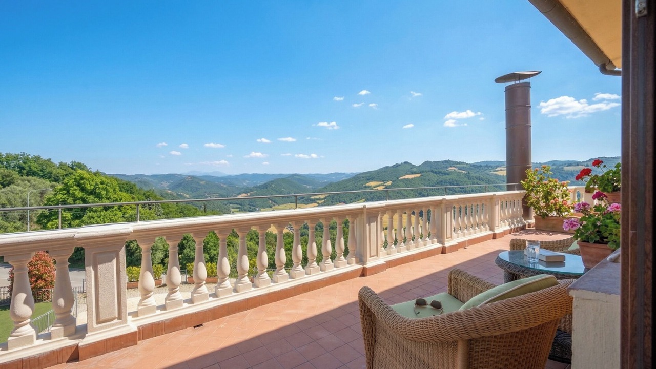 Photo of Others in Montone