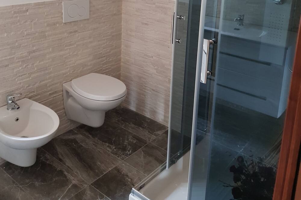 Photo of Bathroom in Guardistallo