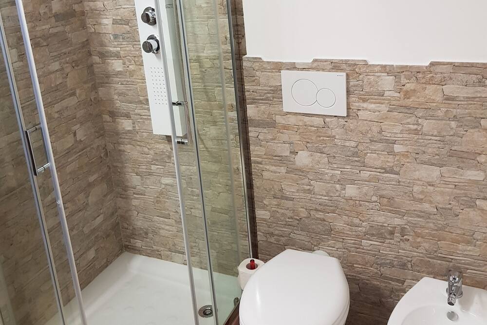 Photo of Bathroom in Guardistallo