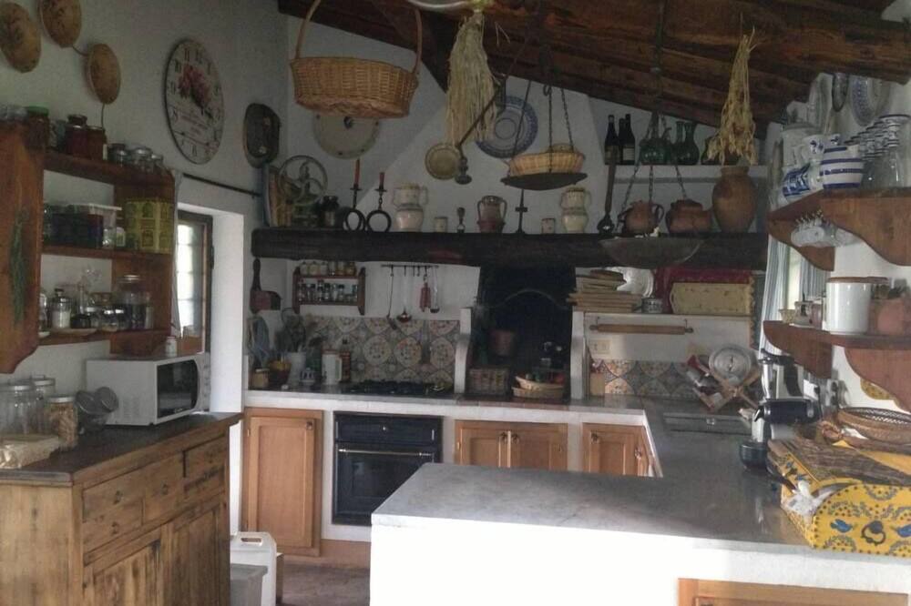 Photo of Kitchen in Sutri