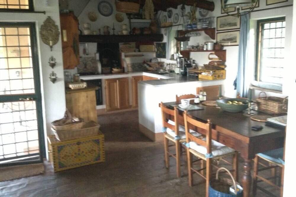 Photo of Kitchen in Sutri