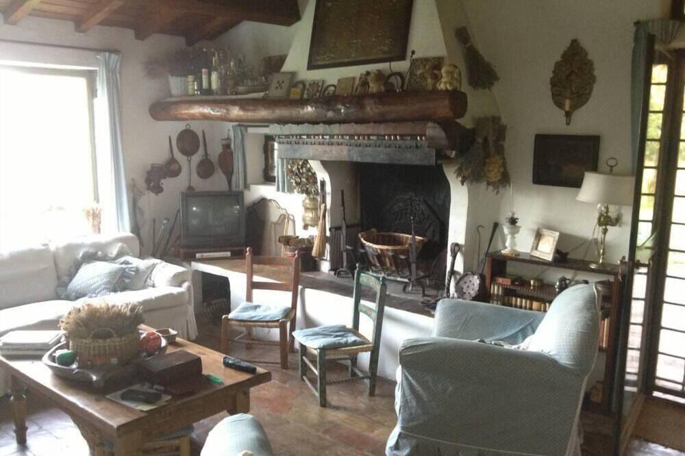 Photo of Livingroom in Sutri