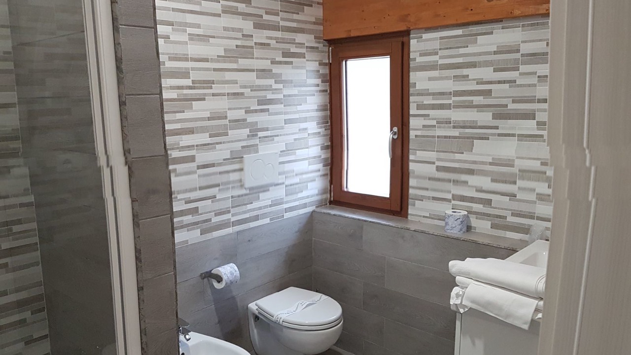 Photo of Bathroom in Collelongo