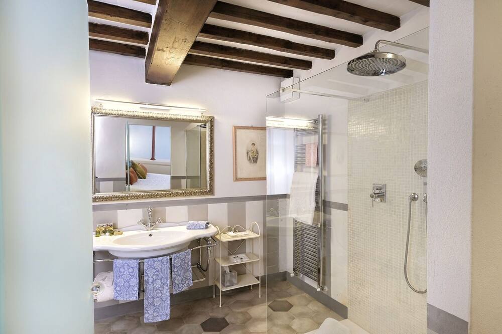 Photo of Bathroom in Sodo