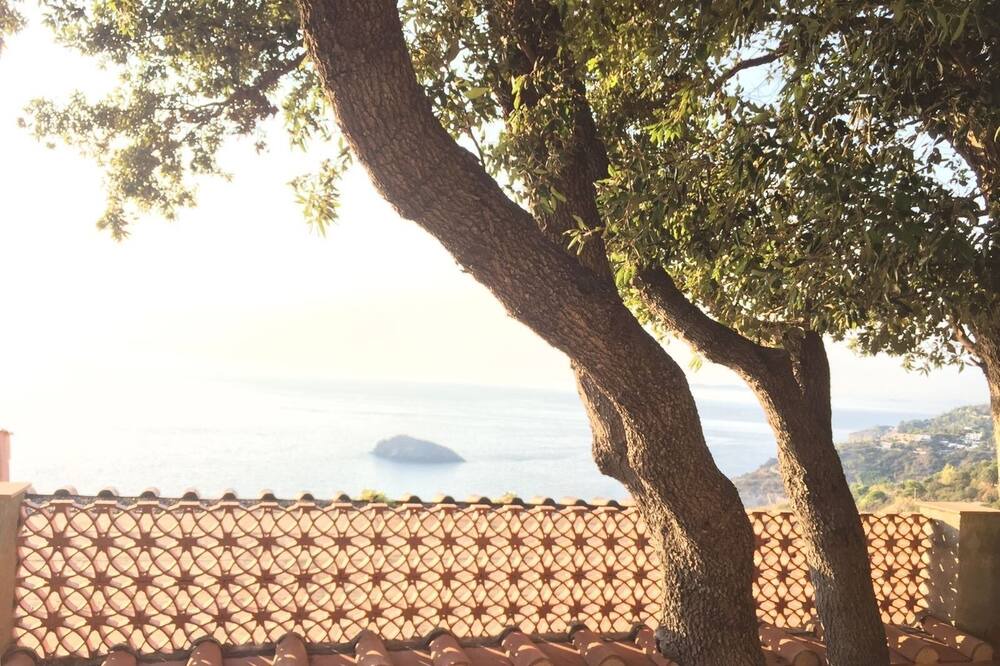 Photo of Patio Balcony in Cala Piccola