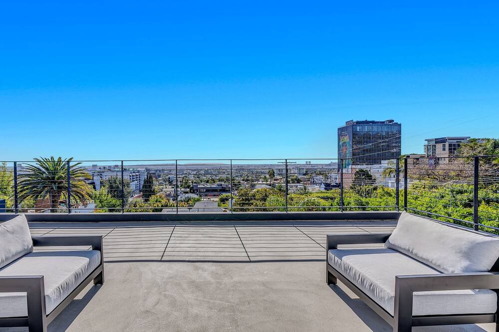 Photo of Outdoor in Hollywood