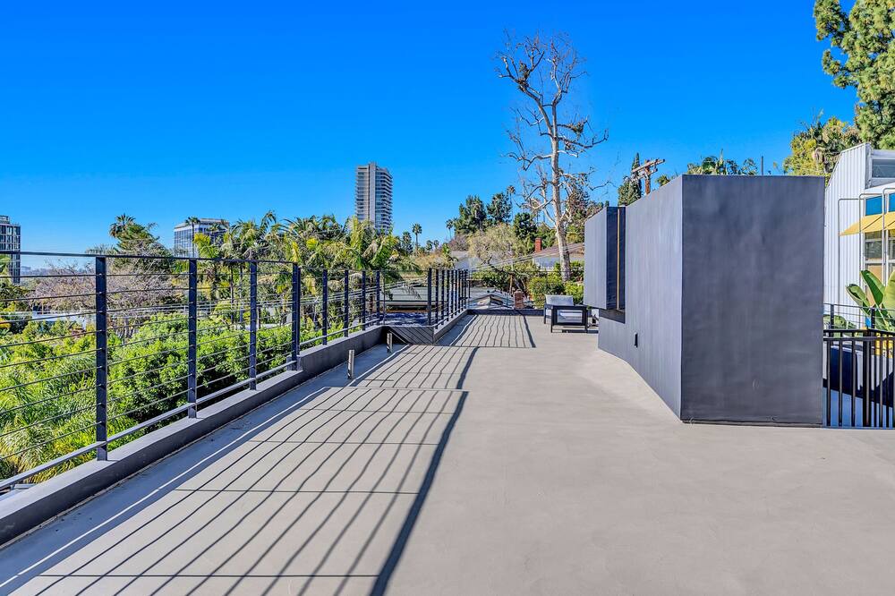 Photo of Outdoor in Hollywood