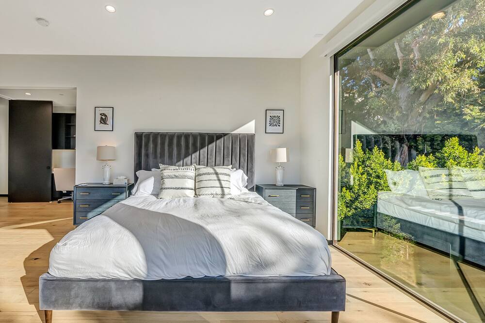 Photo of Bedroom in Hollywood