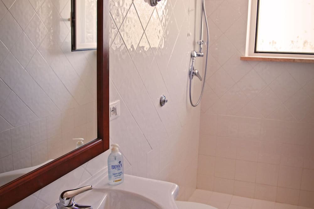 Photo of Bathroom in Cisterna di Latina