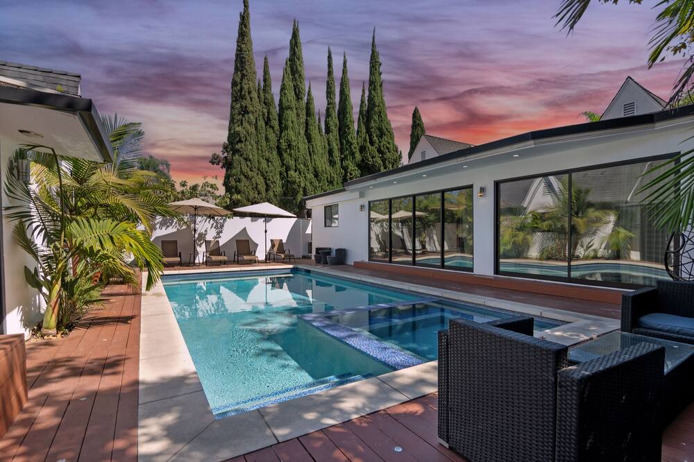 Photo of Outdoor in Greater Wilshire - Hancock Park