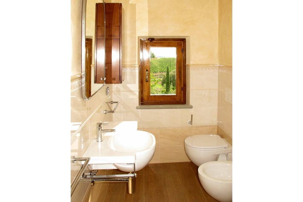 Photo of Bathroom in Monteriggioni