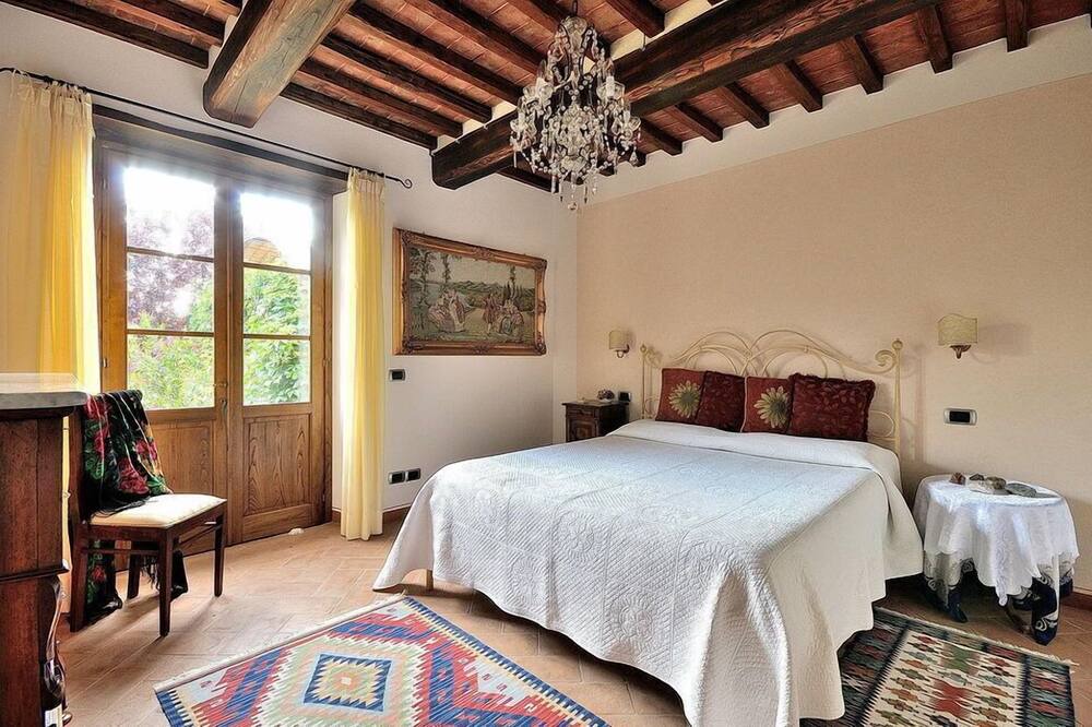 Photo of Bedroom in Mercatale di Cortona