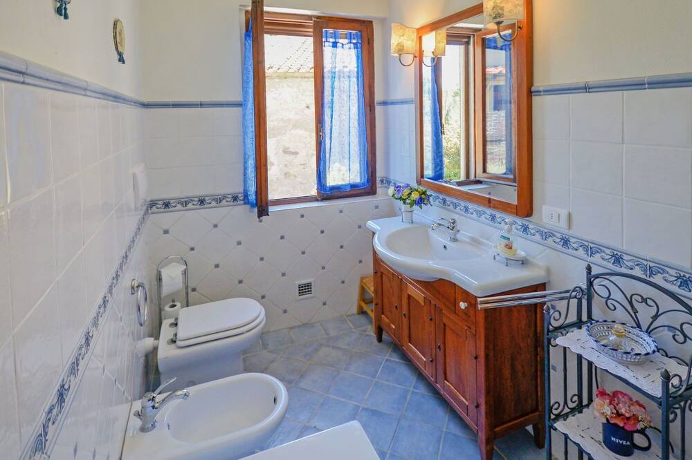 Photo of Bathroom in Cortona