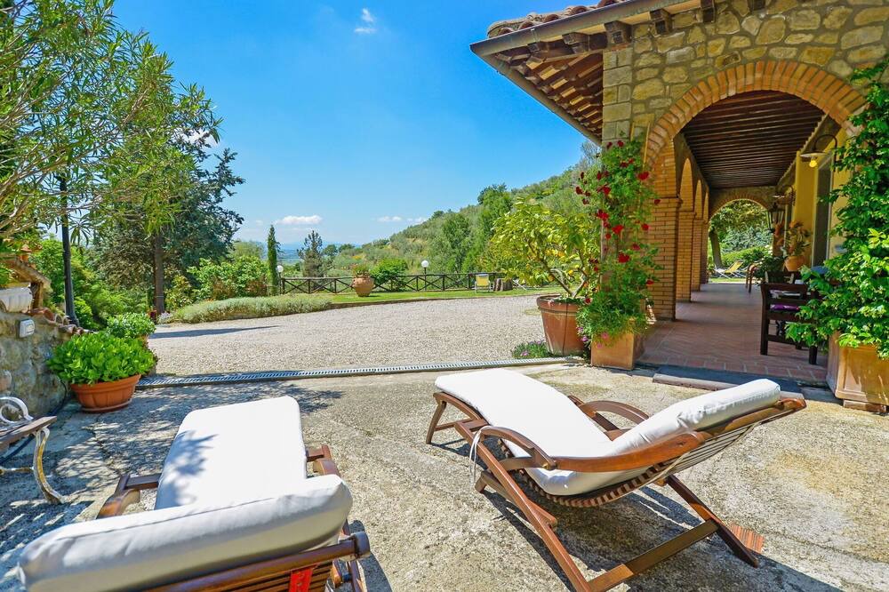 Photo of Bedroom in Cortona